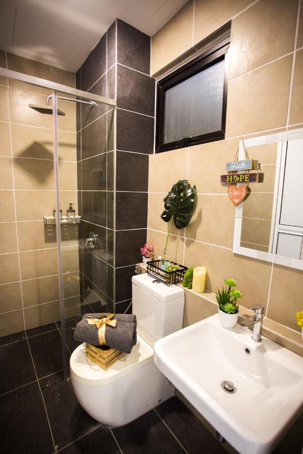 Appartamento D'Pristine Medini By The One - 8Min Walk To Legoland Nusajaya  Esterno foto
