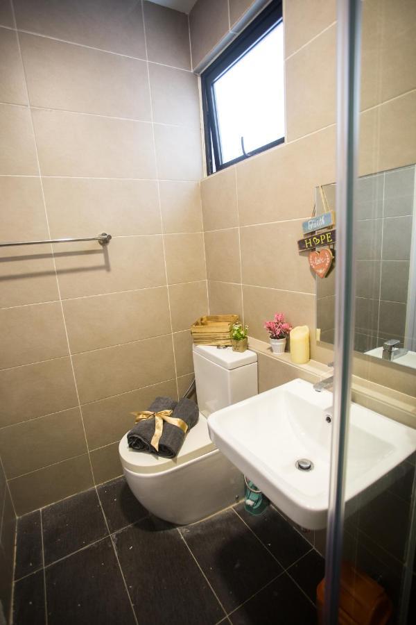 Appartamento D'Pristine Medini By The One - 8Min Walk To Legoland Nusajaya  Esterno foto
